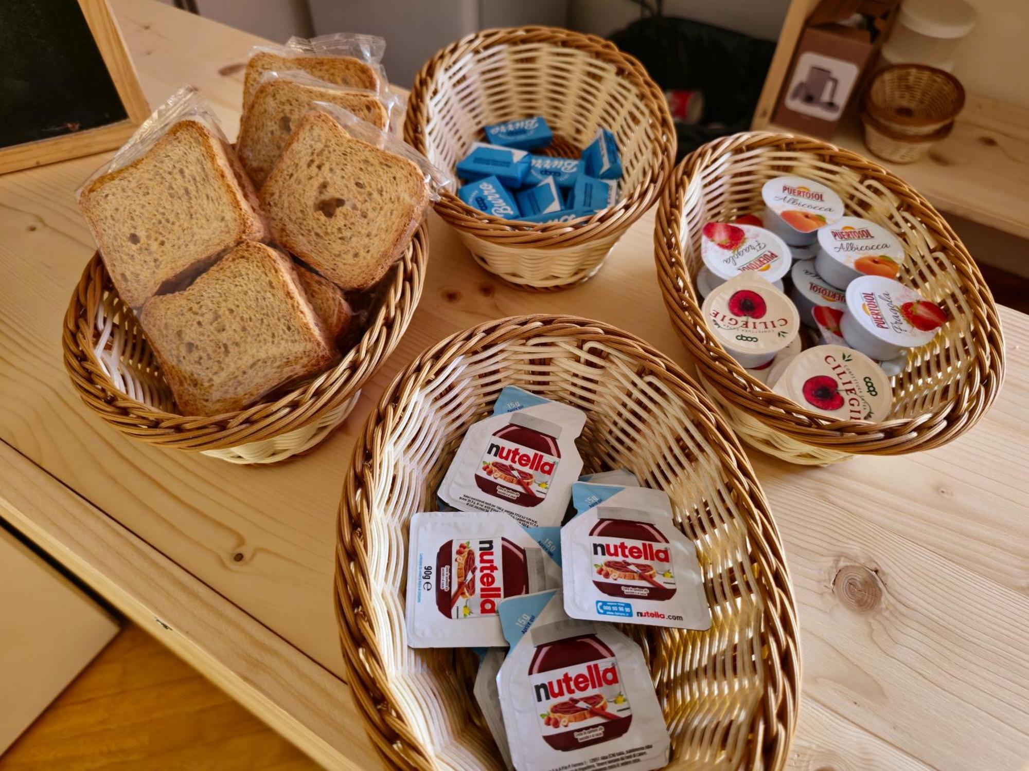B&B Fr House Affittacamere 콜레페로 외부 사진